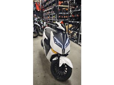 Скутер VMC Force125
