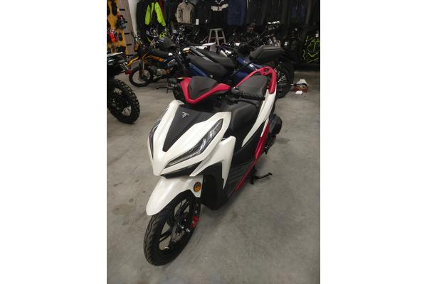 Скутер VMC Honda Click 150 Red