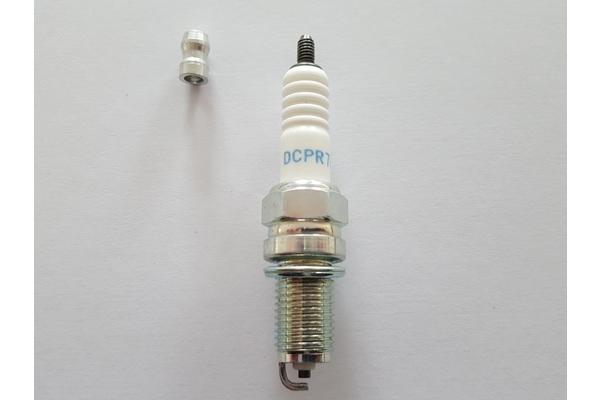 Свеча зажигания NGK DCPR8E