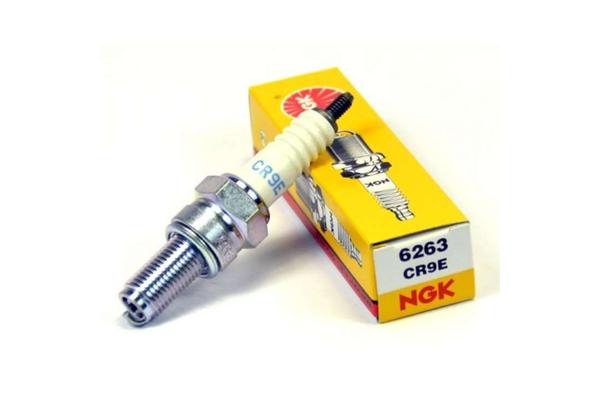 Свеча зажигания NGK CR9E