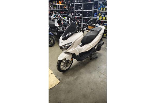 Скутер VMC PCX 170 Белый