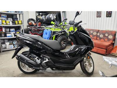 Скутер VMC PCX 170 Черный